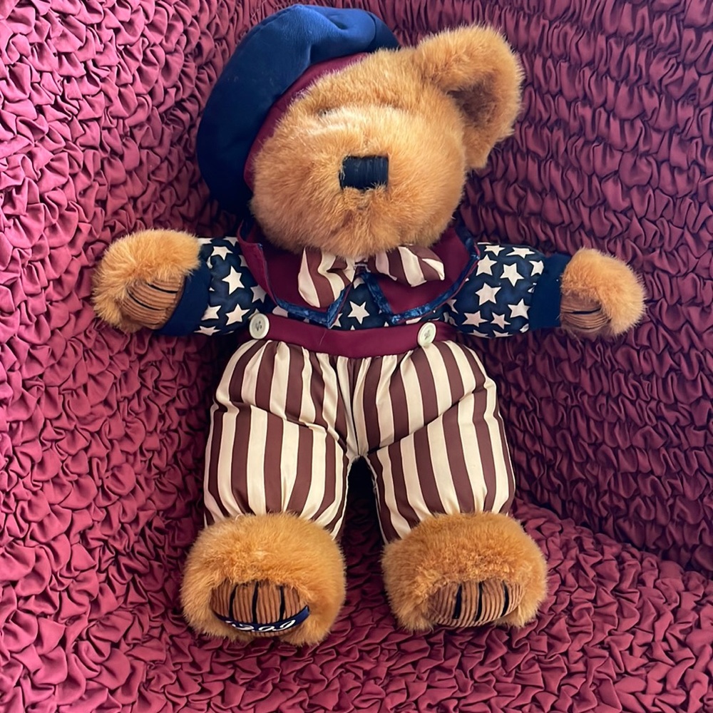 Vintage 1999 Dan Dee Patriotic Plush Boy Bear With Hat and Tag